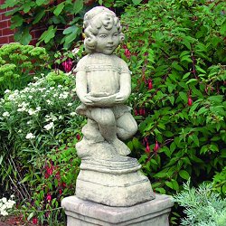 Statues - Lucy