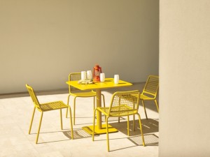 Gloster Nomad outdoor Dining Furniture (2)