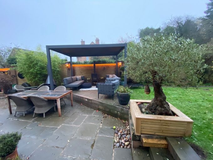 Louvred Roof Pergola (2)