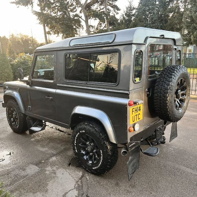 Defender 90 (7)