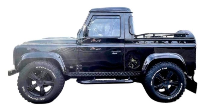 Land Rover Defender 90 Bespoke Pickup (1)