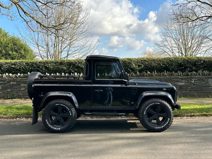 Land Rover Defender 90 Bespoke Pickup (3)