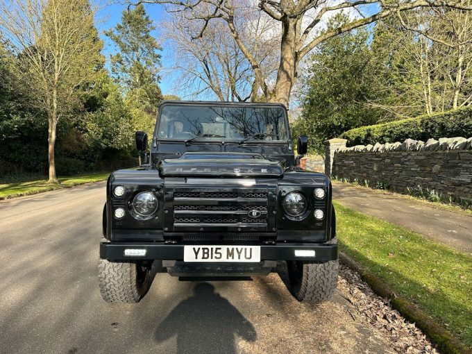 Land Rover Defender 90 Bespoke Pickup (4)