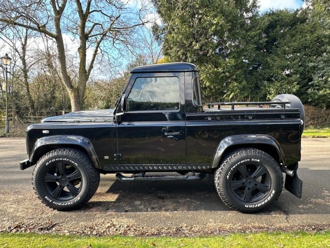 Land Rover Defender 90 Bespoke Pickup (9)