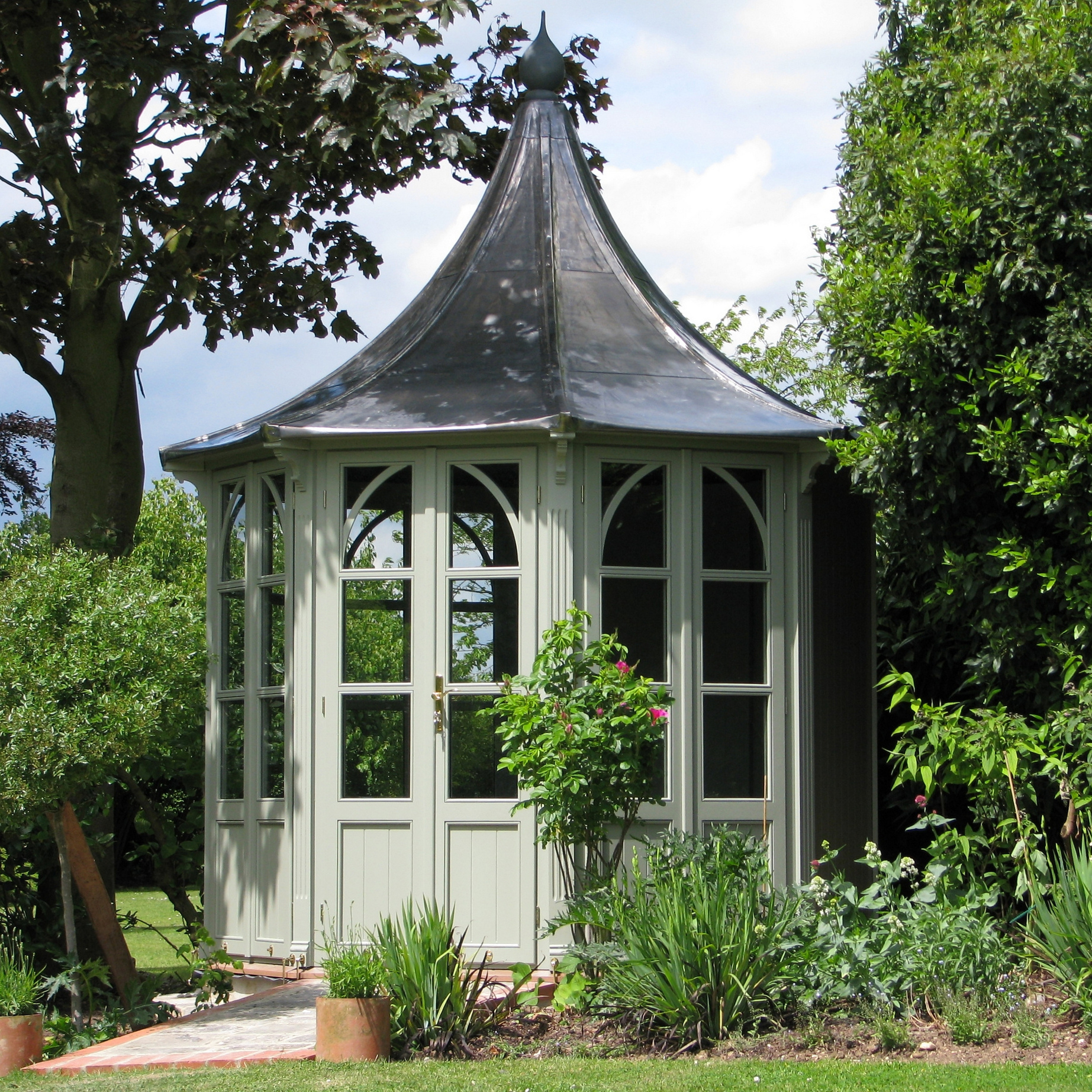 HSP Classic Garden Buildings Lavenham Summerhouses Cathedral Roof 2