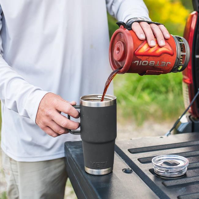 YETI Rambler 30 Oz Travel Mug with StrongHold Lid in Charcoal